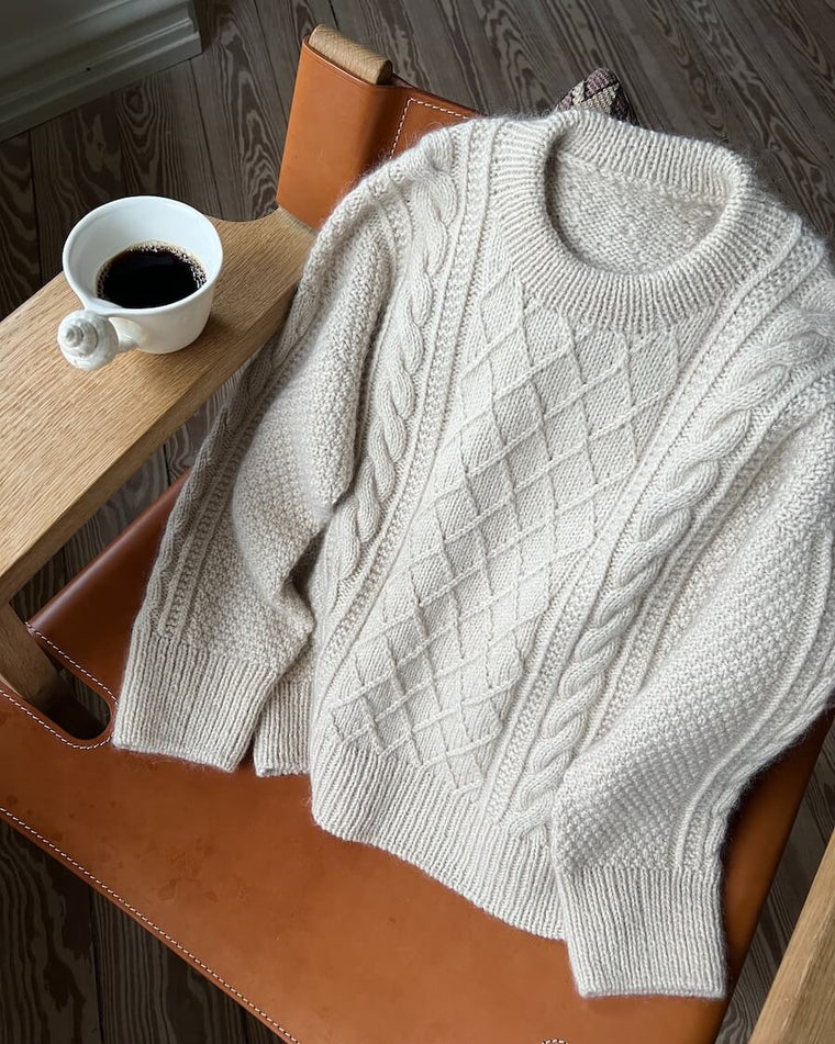 Closeup af hvid Moby Sweater